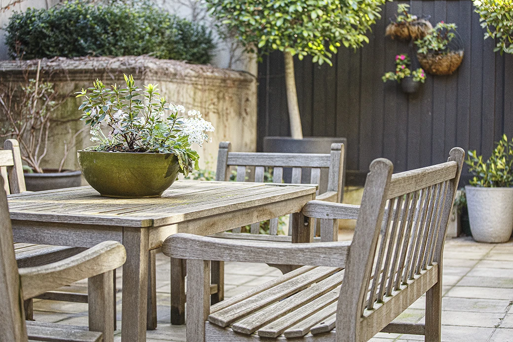 Meble Ogrodowe dla Miłośników Przyrody: Naturalne Rozwiązania do Twojej Oazy Spokoju